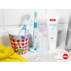 NUK сет Baby четкички за глодање и вежбање орална хигиена (6+м)